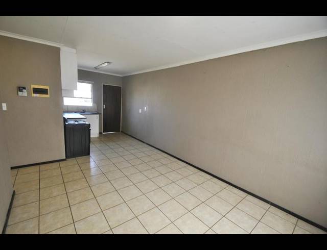 2 BEDROOM TOWNHOUSE FOR SALE IN DAWN PARK